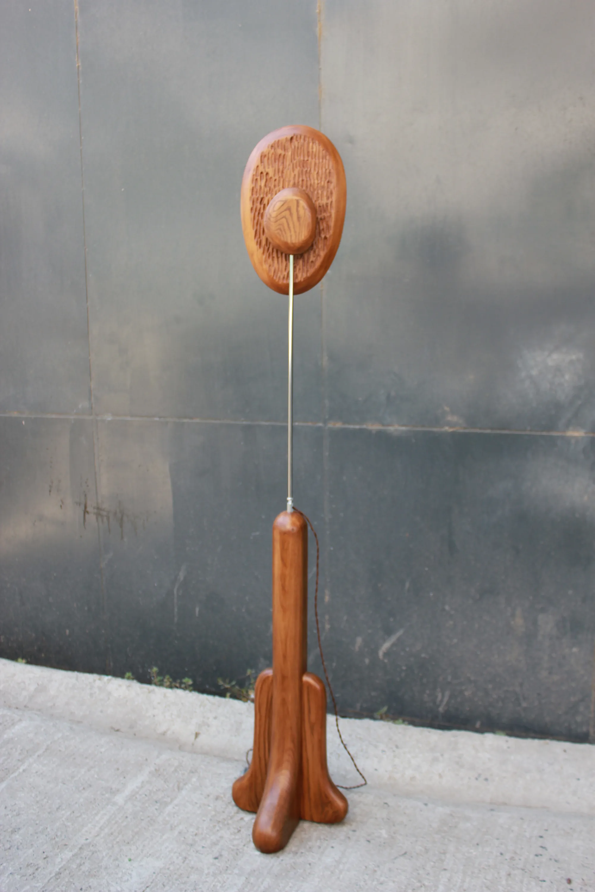 Totem Floor Lamp — kapak görseli